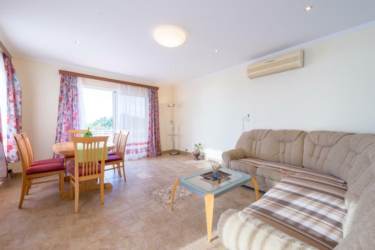 Apartment Fortuna 察夫塔特 外观 照片